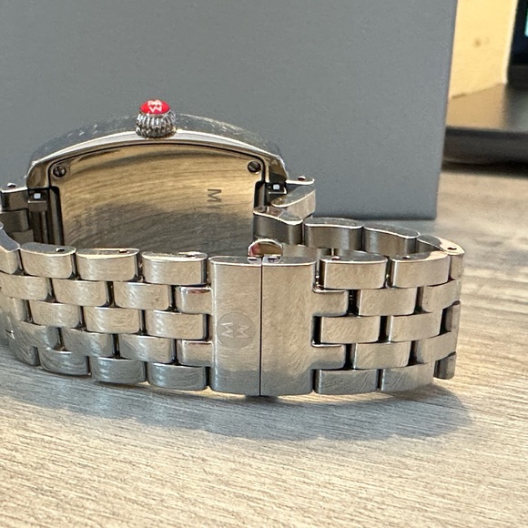 Beautiful Watch - Picture 2 of 10